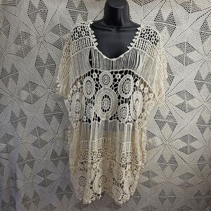 Crochet beige one size top.
